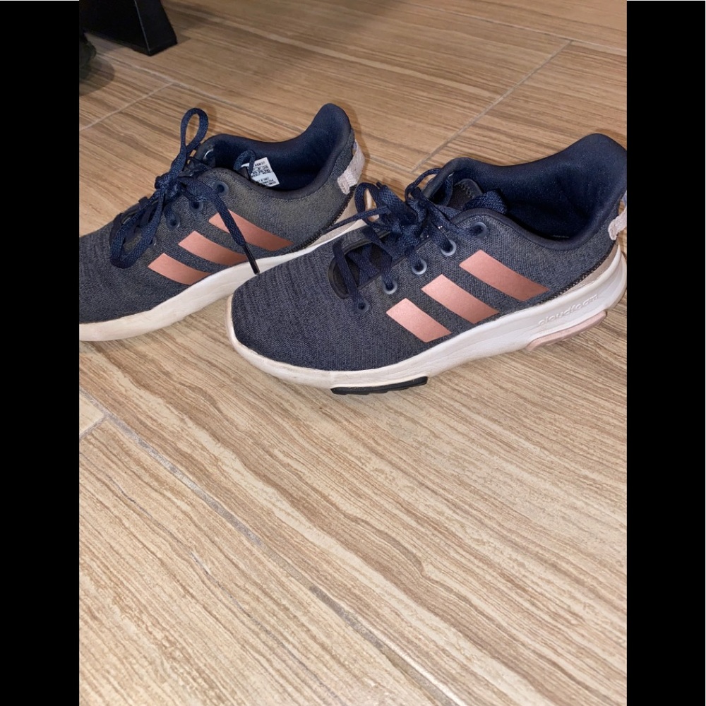 Girl’s Adidas Cloudfoam sneakers